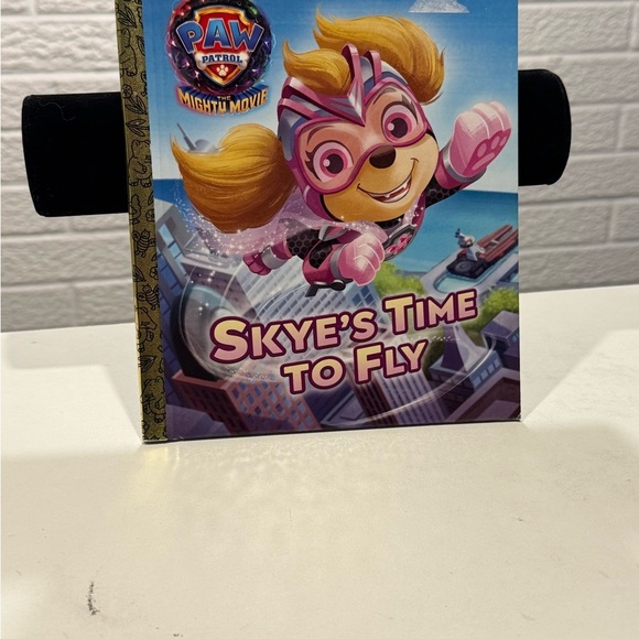 PAW Patrol Skye Adventure Book - Picture 1 of 3